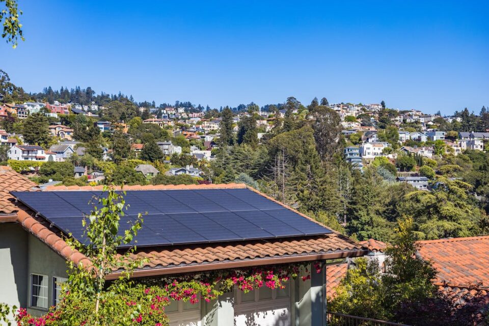 Caption-With-photovoltaic-panels-on-the-roof-you-can-heat-your-house-as-well-as-cover-the-res...jpeg