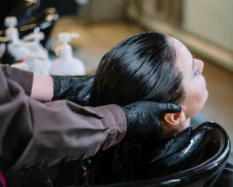 Chemicals-in-both-shampoos-and-their-plastic-containers-pose-a-health-threat-960x772.jpg