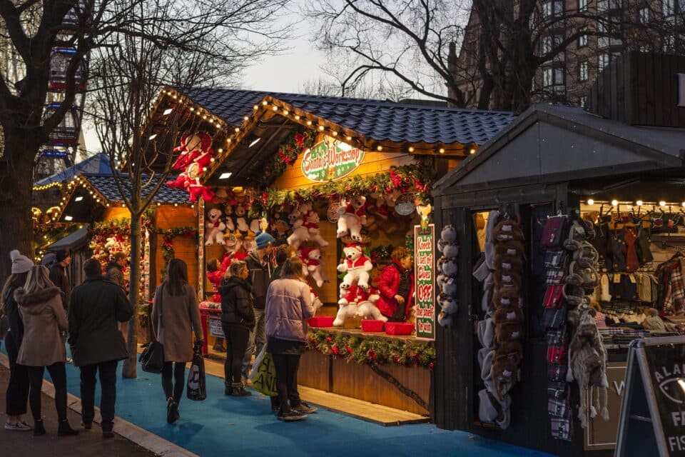 christmas-market-1864241_1920-960x640.jpg