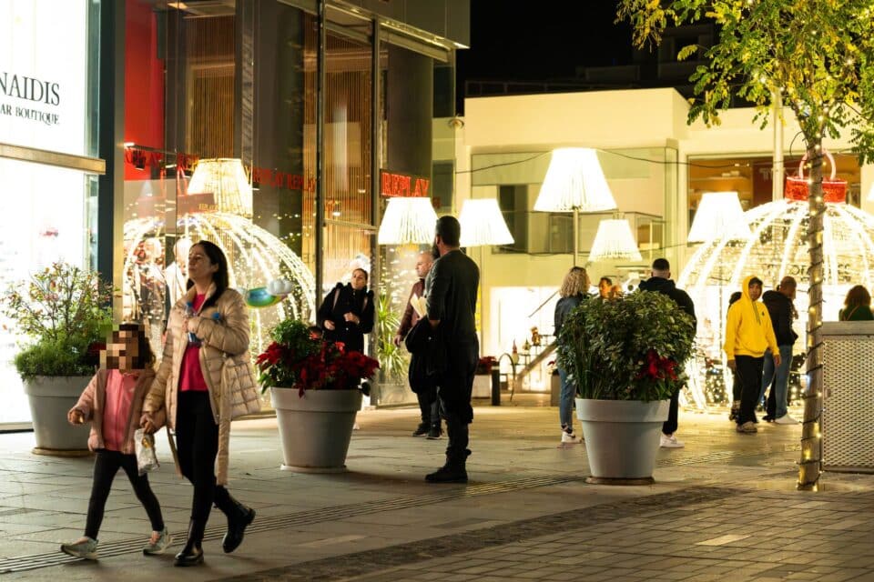 christmas-shopping-960x640.jpg