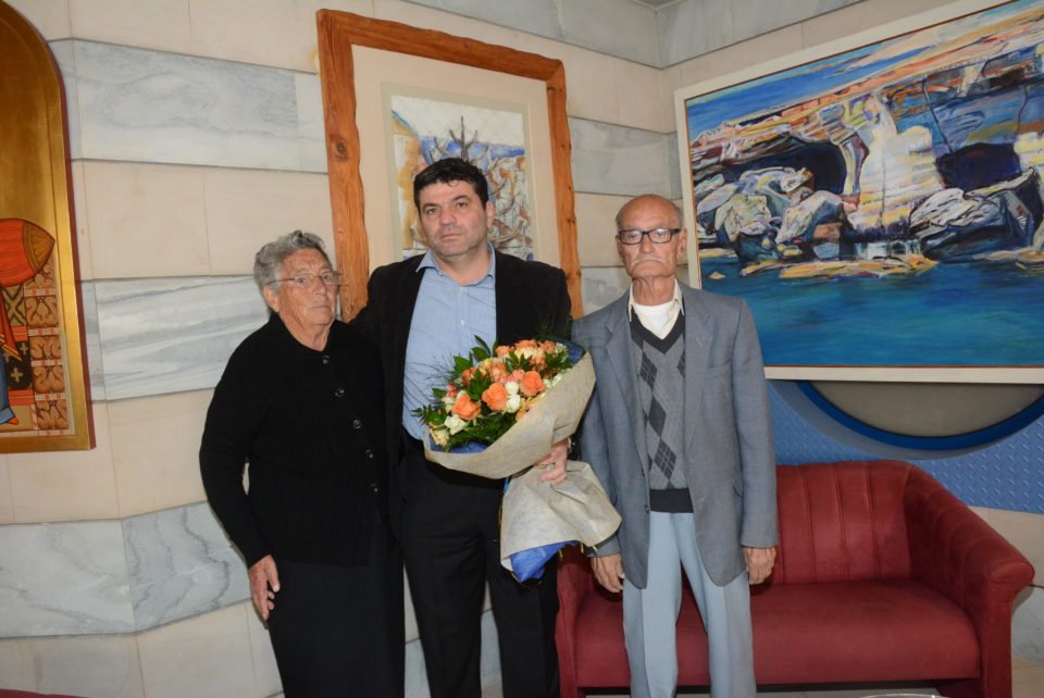 coffeeshop-The-new-mayor-of-Ayia-Napa-Christos-Zannetou-with-his-joyful-godparents-960x642.jpg