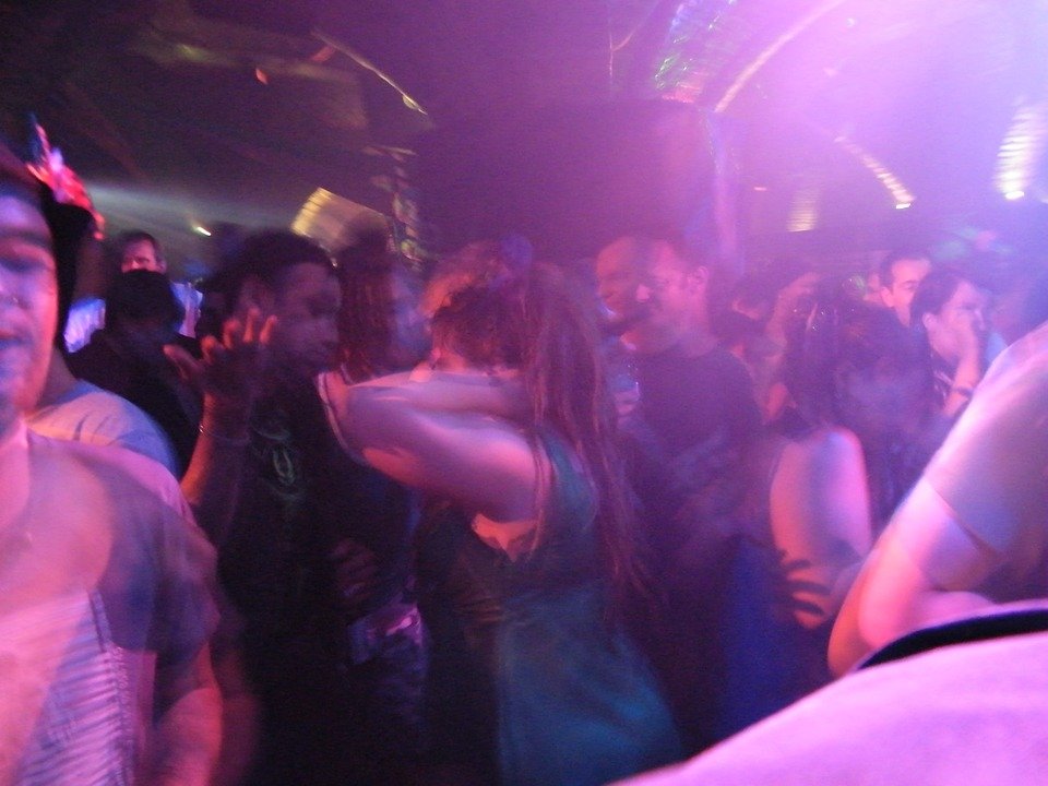 dancing-206740_960_720.jpg