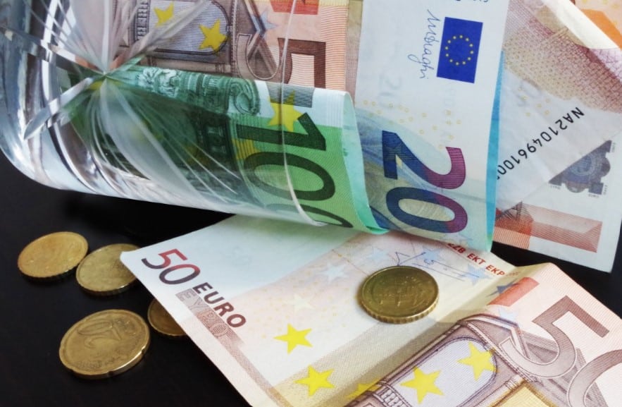 euro-cash-note-cyprus-business-now.jpg