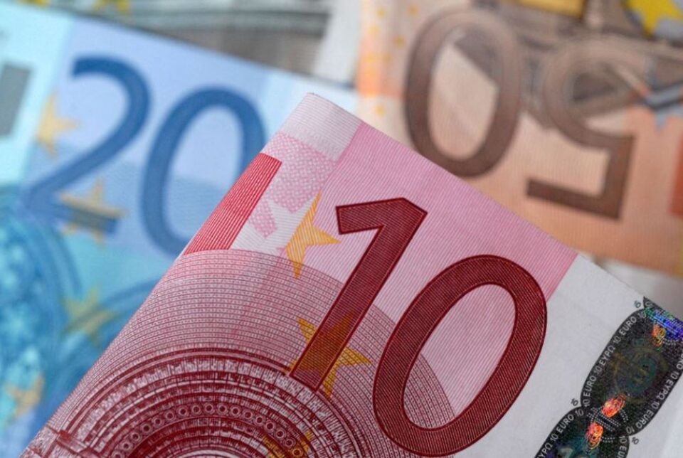 euro-notes-economy-finance-cyprus-business-now-960x644.jpg