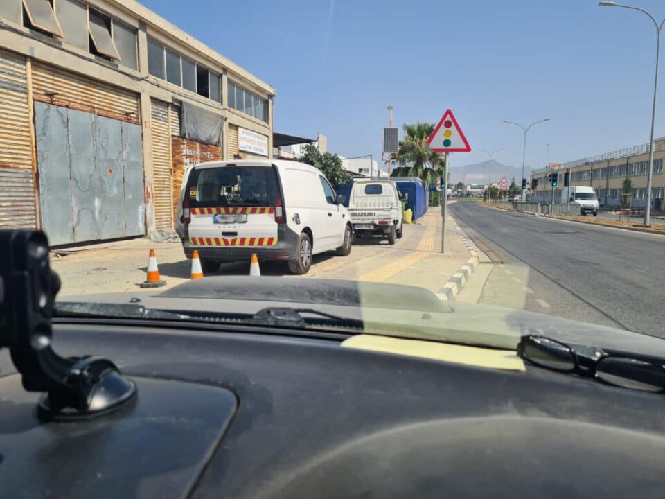 feature-nick-main-Parking-behind-a-traffic-van-can-prevent-the-camera-from-nabbing-errant-driv...jpg