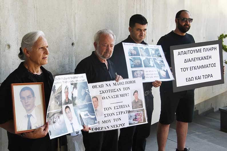 george-Thanasis-parents-and-others-demonstrate-outside-the-supreme-court-in-2018.jpg