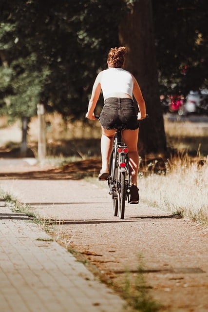 Happy-sunny-cyclist.jpg