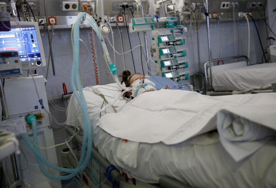 intubated-960x655.jpg