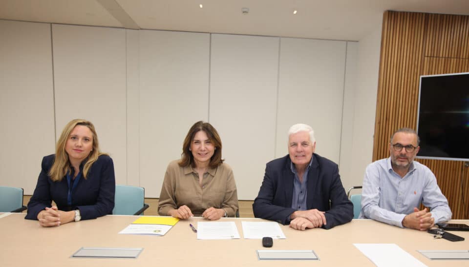 Memorandum-of-Cooperation-between-the-Municipality-of-Nicosia-and-Green-Dot-960x547.jpg