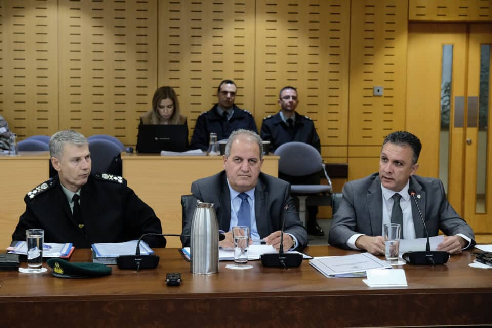 Minister-of-Defence-Finance-Committee2-960x640.jpg