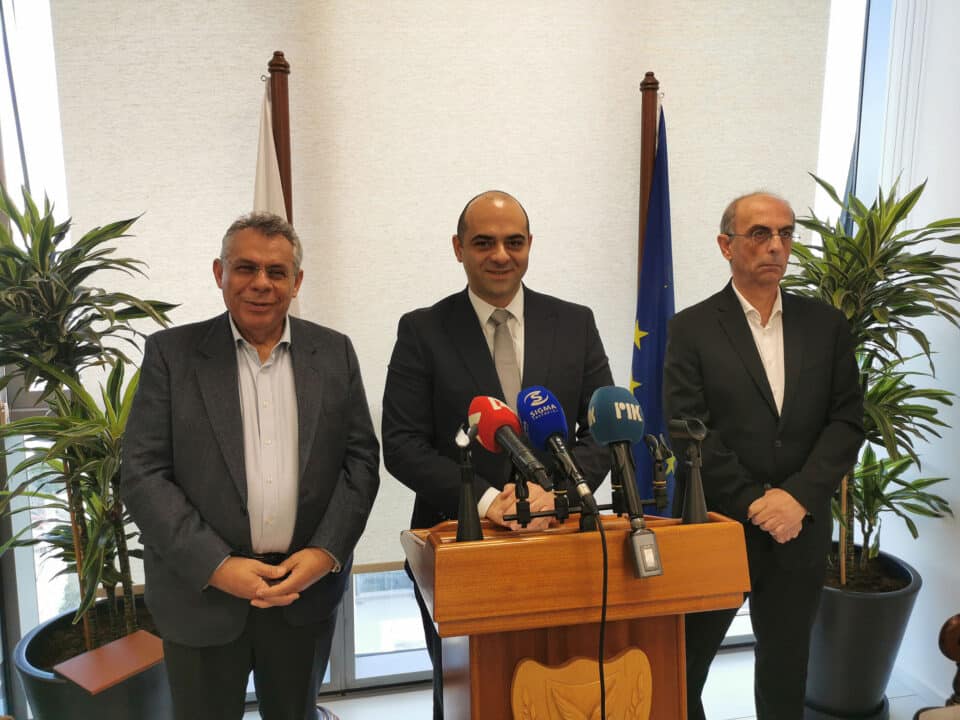 oev-keve-meet-labour-minister-panayiotou-960x720.jpg