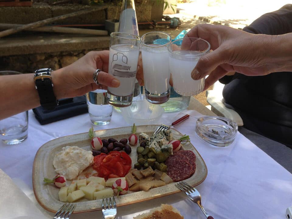 raki-960x720.jpg