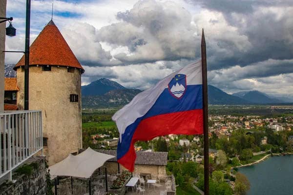 Slovenian-flag.jpg