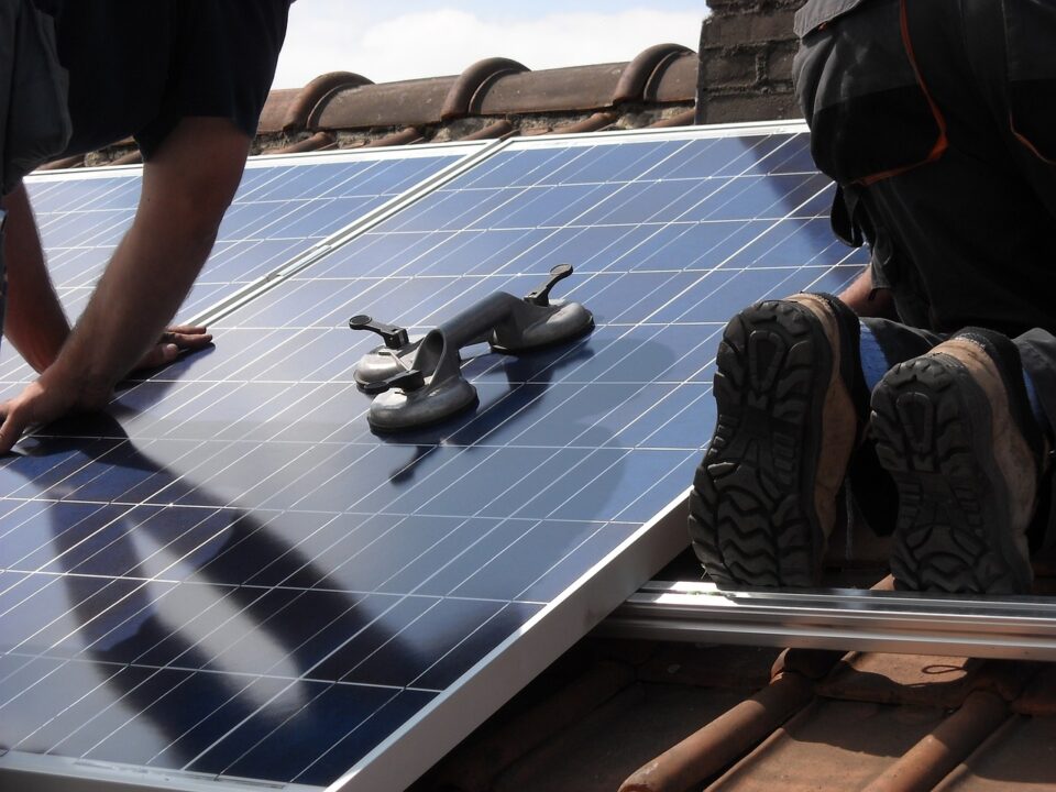 solar-panels-944002_1280-960x720.jpg