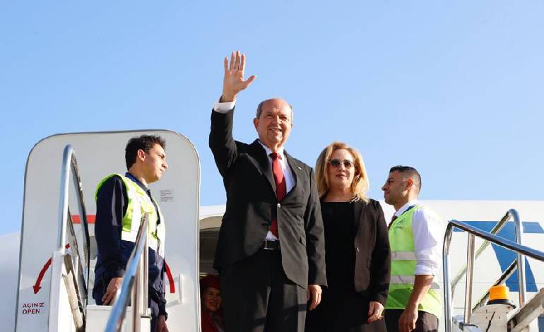 tatar-boards-the-plane-with-his-wife.jpg