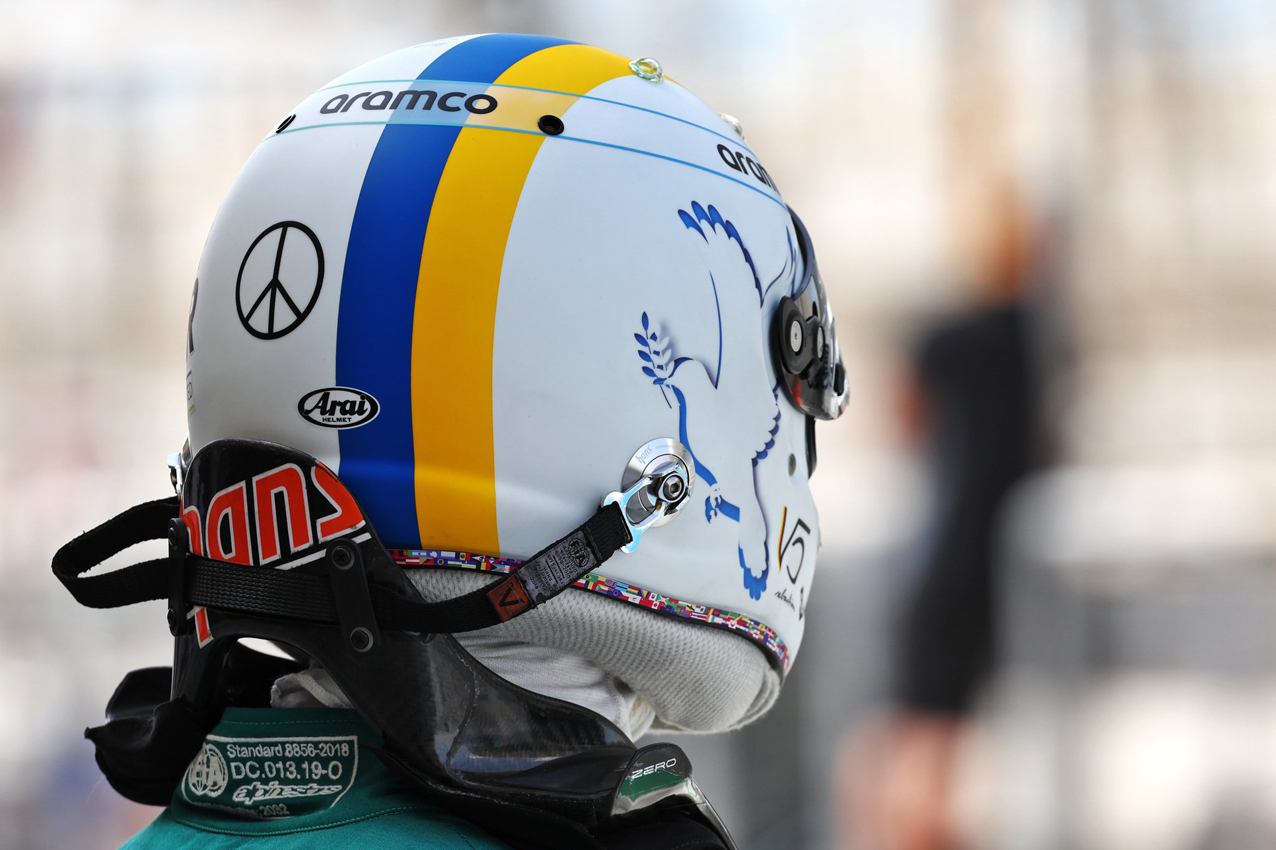 vettel-helmet-flags.jpg