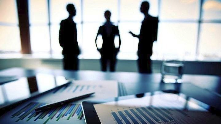 w04-103845w01144721w15125007businessmen3.jpg